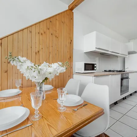 Komfortowy Z 2 Sypialniami By Renters *